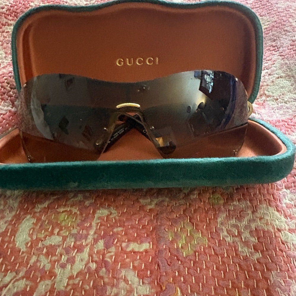 Gucci Womens Brown Gradient Shield Sunglasses with Velvet Case